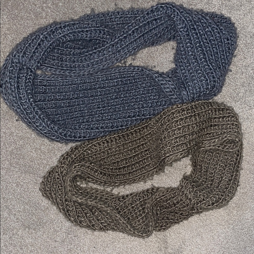 Chunky Knit Scarfs - Gray and Taupe
